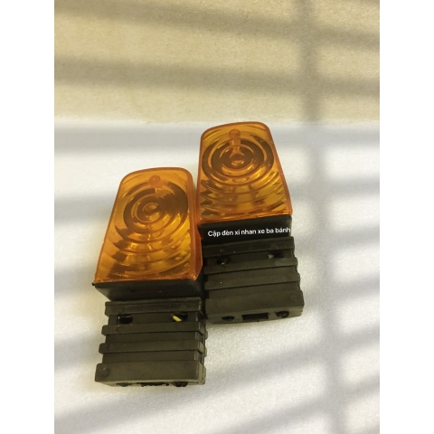 Cặp đèn xi nhan xe ba bánh