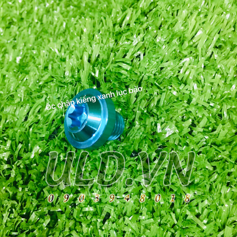 Ốc Titan Chân Kiếng Xanh Lục Bảo